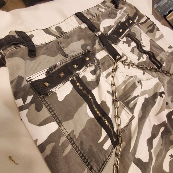 Y2K Tripp NYC Cargo Camo Pants Zip Off Men Sz XXL Daang Goodman Baggy Rave Goth - Picture 8 of 12